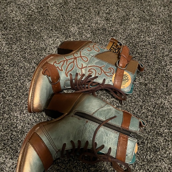 Corral boots - Picture 4 of 8